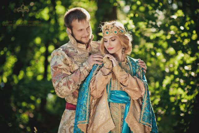 О традиционном, но современном Доме Русской Одежды