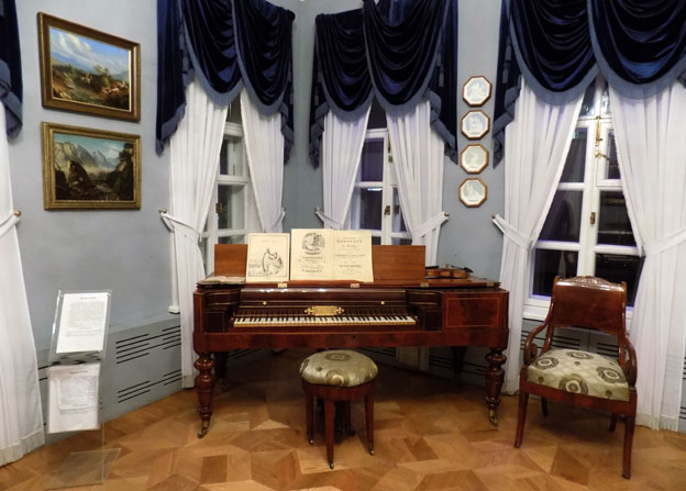 Музыкальная комната в музее М.Ю. Лермонтова