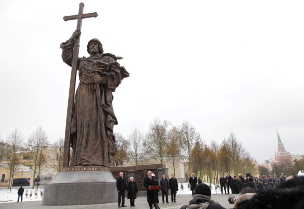 Памятник Владимиру Красное Солнышко появился в Москве
