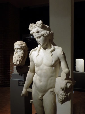 Статуя Диониса, 150-175 гг н.э. / Statue of Dionysus 150-175 AD