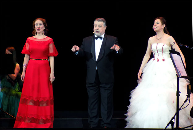 Kremlin White Ball 2016. Singers T. Marchenko, A. Dichkovsky and L. Elina