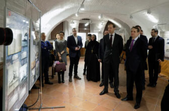 S.E. Naryshkin and D.V. Manturov at «350 years of Russian state shipbuilding. Traits of history.» exhibition.