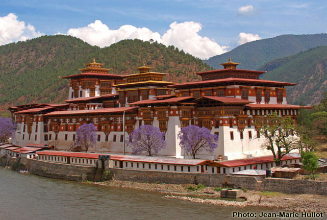 Бутан, монастырь Пунакха-Дзонг (Punakha Dzong). Фото: Википедия