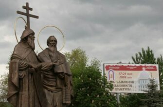 Saratov monument Cyrill Methodius. Photo: Vassily Zimin