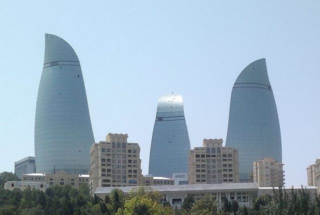 Пламенные Башни в Баку