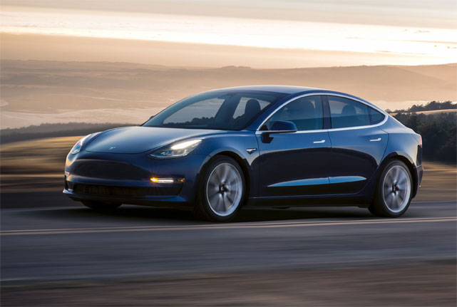 Внешний вид нового электромобиля Тесла Модель 3 (Tesla Model 3). Фото: Tesla