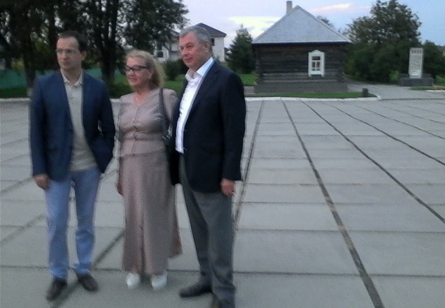 В. Мединский и А. Артамонов посещают Дом-Музей Жукова