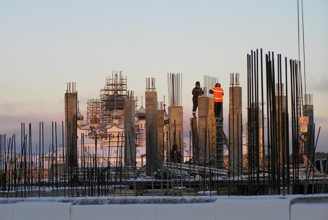 Строительство нового музейного комплекса на фоне Соловецкого монастыря