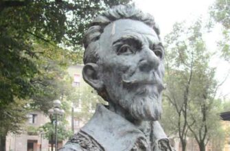 Claudio Monteverdi bust in Cremona