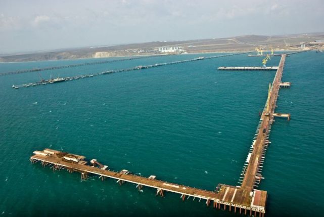 Морской порт Тамань
