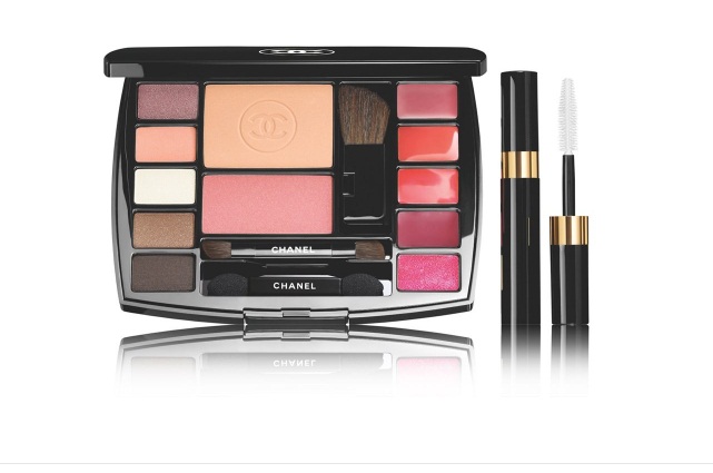 Travel makeup palette. Набор для путешествий от Chanel