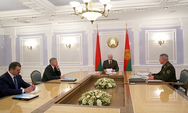 Lukashenko protects borders