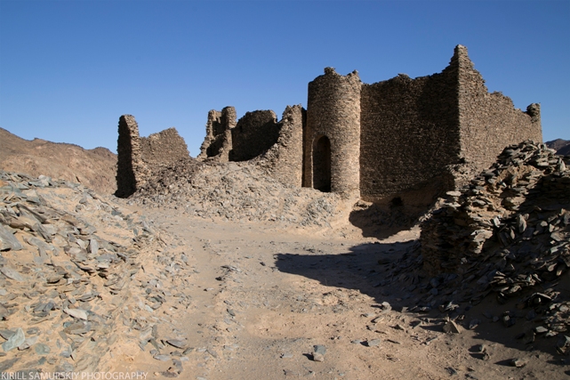 Величественные развалины Дерахейб