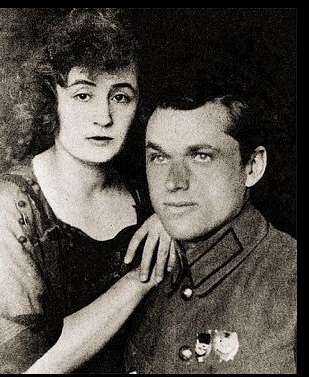 Маршал Рокоссовский с женой Юлией (урожд. Бармина)