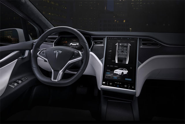 Место водителя в Tesla Model X