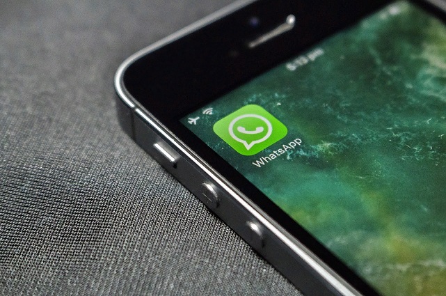 Сообщения WhatsApp смогут отправлять только совершеннолетние