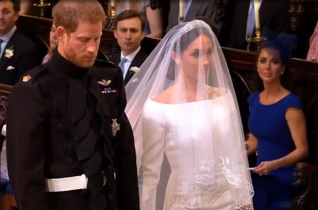 Меган Маркл одела на свадьбу с принцем Гарри платье Ginenchy
