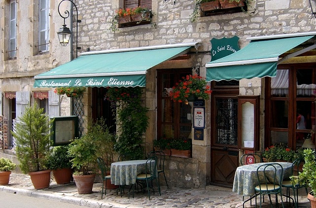 Французы предпочитают ходить в рестораны без резервирования