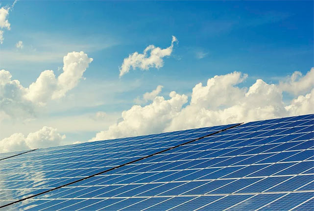 Новое производство солнечных батарей покроет половину спроса