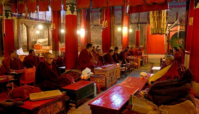 монастырь на Тибете