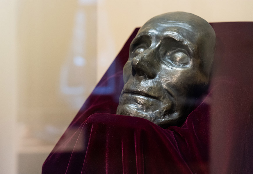 Посмертная маска Генералиссимуса Суворова.