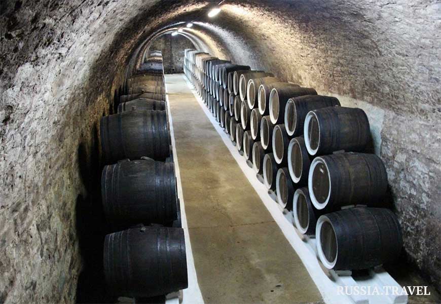 Винные подвалы «Архадерессе», заложенные князем Л.С. Голицыным в 1888 году, не единственные, где можно продегустировать плоды русского виноделия