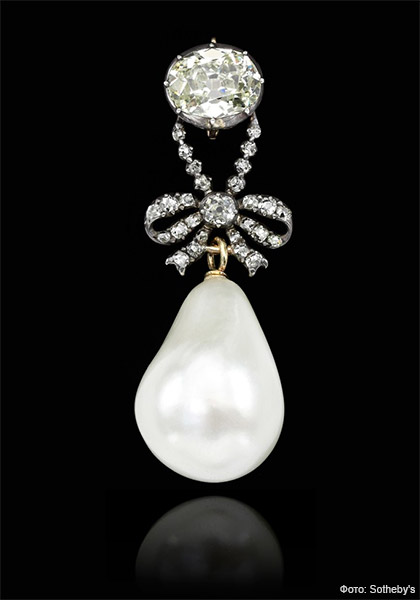 Кулон с жемчугом и бриллиантами, принадлежащий когда-то Марии-Антуанетте, был продан за 36 млн. долларов