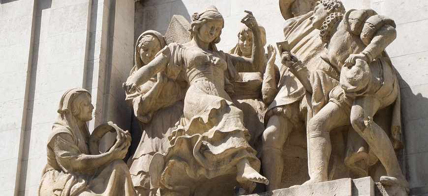 Монумент героине "Испанки" Сервантеса в Мадриде