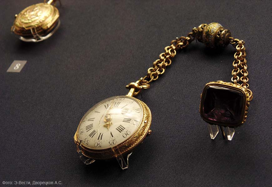Часы карманные с ключом и печаткой, Франция, Париж, 1809-1819 гг., Mugnier (золото, резьба, гильошировка)