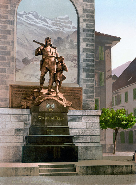 Памятник Вильгельму Теллю на рыночной площади Альтдорфа, Швейцария.