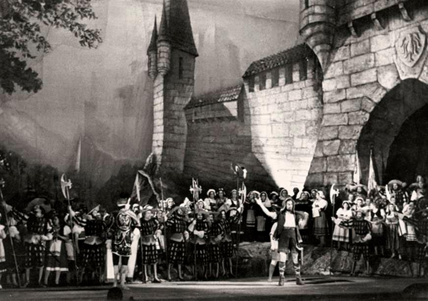 Представление оперы «Вильгельм Телль» труппой Большого театра СССР во время эвакуации театра. Куйбышев, 1942 год.