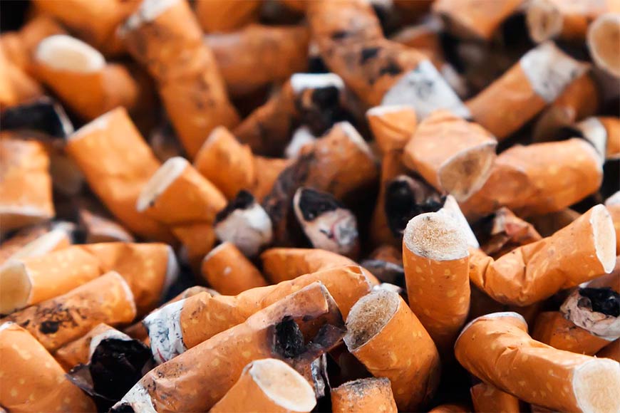 "Курение убивает" и "Курение вызывает преждевременное старение кожи" не зря пишут производители табака на своей продукции