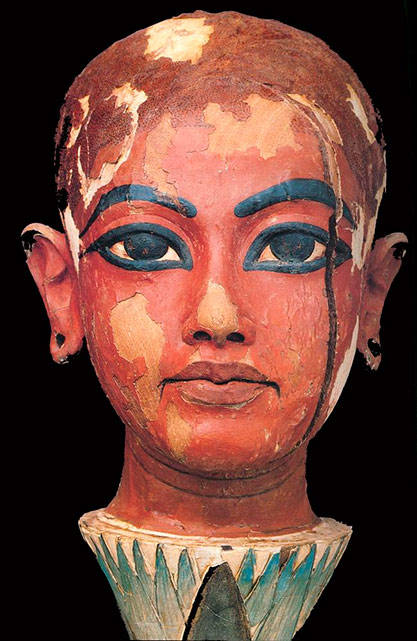Голова юного Тутанхамона в натуральную величину, выполненная из дерева