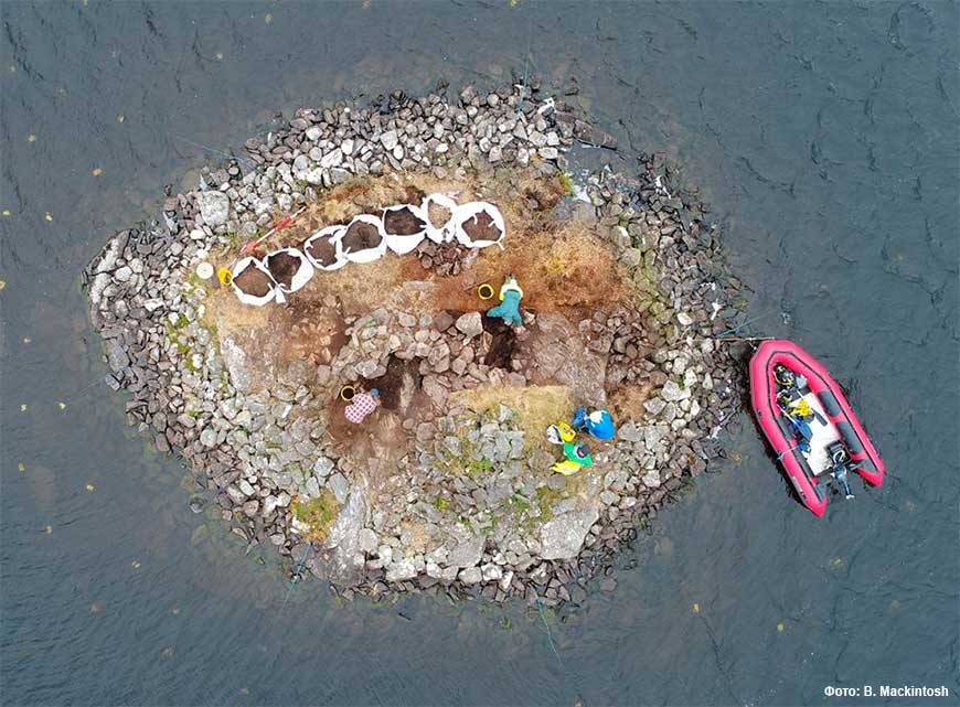 Десятки керамических изделий хранились под водой среди этих искусственных островов, известных как кранноги