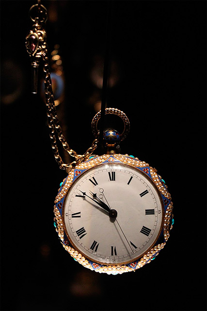 Коллекция Саломонс насчитывала более 200 уникальных часов