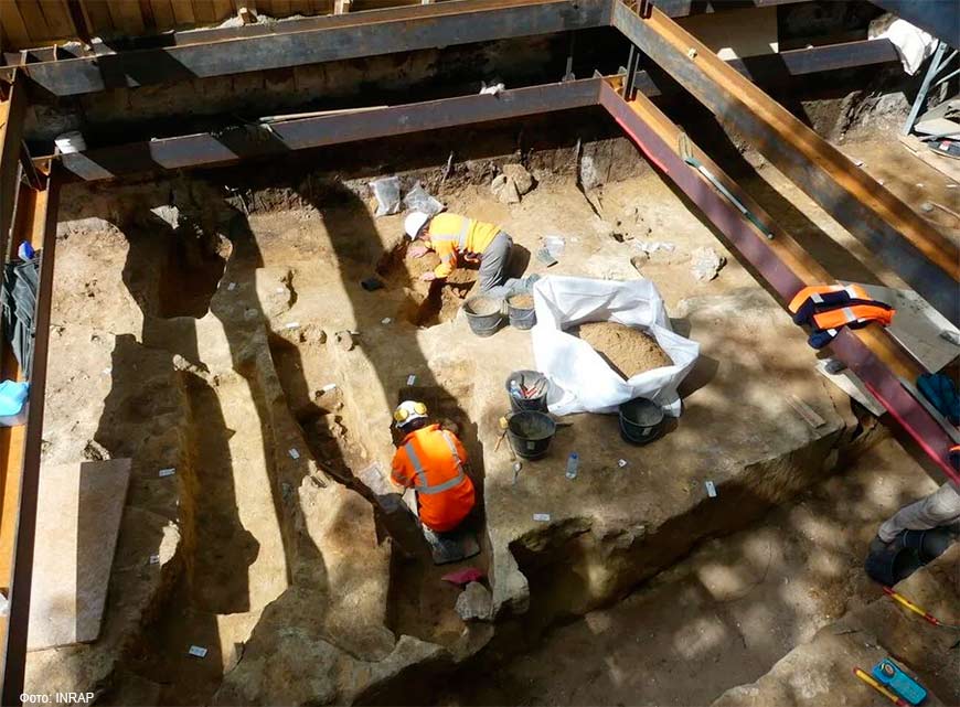 Археологи обнаружили 50 могил II века н.э. рядом с вокзалом Порт-Ройял.