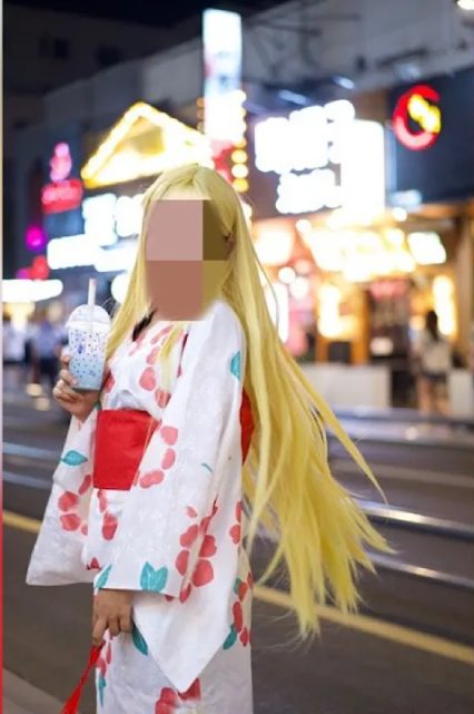 Фото в японском кимоно вызвало жаркие дебаты в обществе "Ты вообще китаянка?" - вопрошали пользователи в китайских соцсетях.