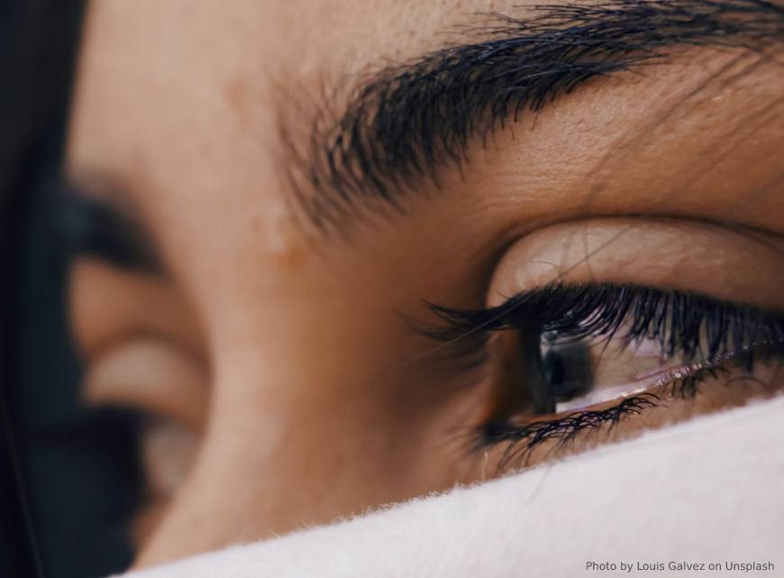 Женские слёзы действуют не только видом, но и запахом