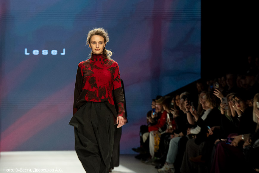 В предчувствии изменений: модный показ интеллектуального бренда Lesel