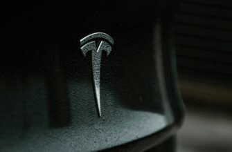 Tesla сокращает 10% своего персонала