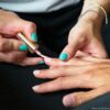 Почему эти гель-лаки для ногтей запретили в Европе