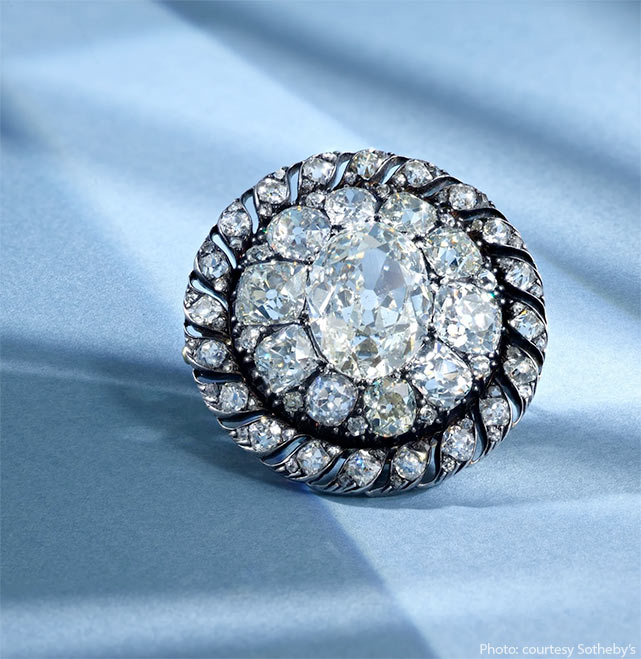 Брошь была изготовлена для Наполеона около 1810 года