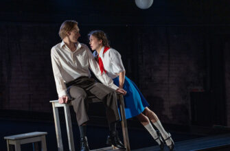 "Вахтанговцы" исследуют любовь во время войны