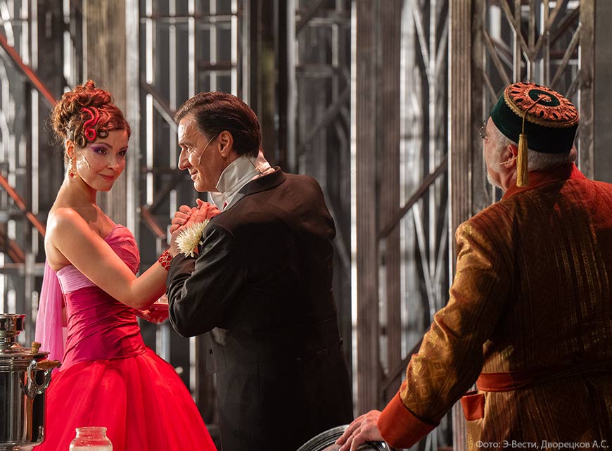 Всепобеждающая "Свадьба Кречинского"