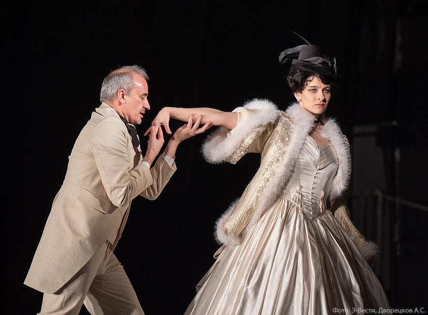 Фоторепортаж спектакля «Анна Каренина» в Малом театре