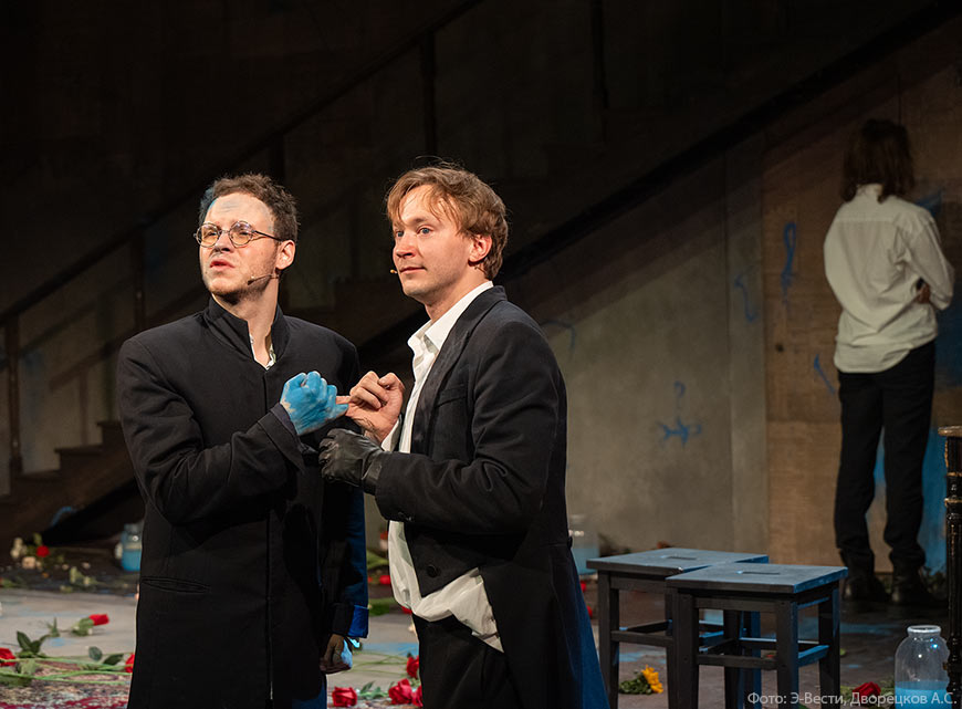 Данил Стеклов (Рогожин) и Сергей Волков (Мышкин)