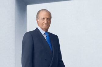 Хуан Карлос I посетил празднование 50-летия монархии в Испании