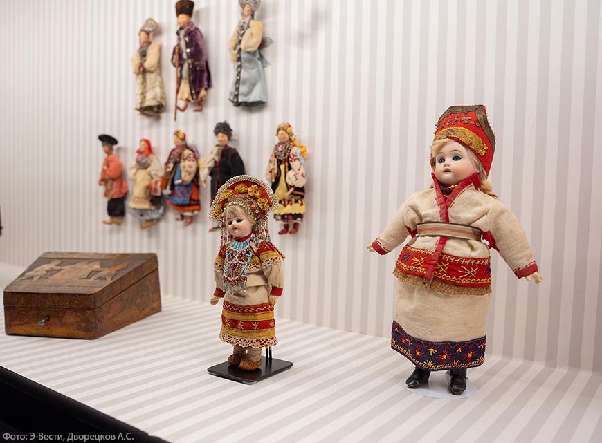 "Августейшие. Куклы" как торжество гуманизма