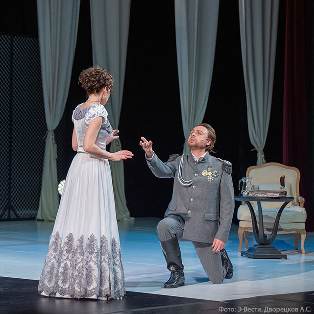 Волки и овцы. Театр Сатиры защитил сильных и деловых