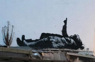 Бэнкси представил две новые работы